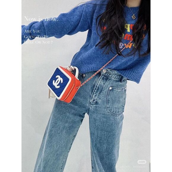 Chanel Women Pre-Loved Bag Very Good Condition - Picture 8 of 8